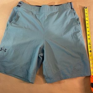 Men’s large under armour athletic shorts